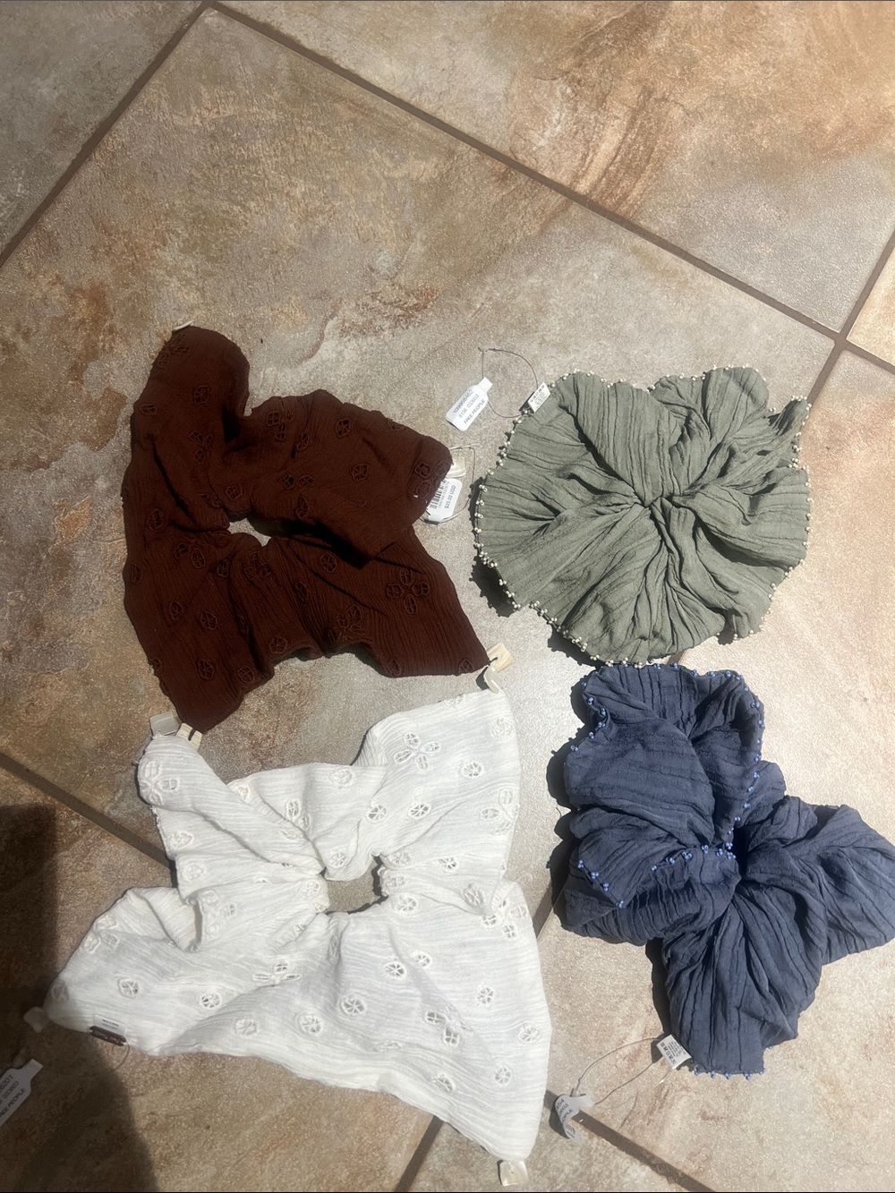 Free People Set of Four Textured Hair Scrunchies - White, Brown, Olive, Navy